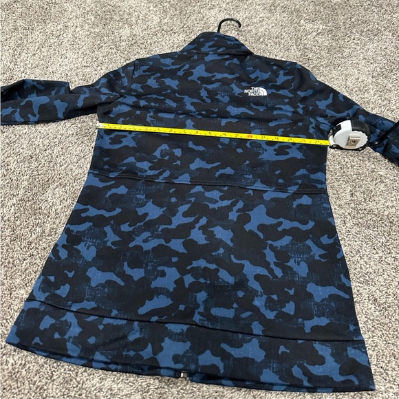 The North Face Zip Front Jacket CAMO - Picture 9 of 11